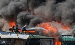 FOTO Incendiu masiv în Filipine. Cel puțin 2.000 de familii au rămas fără adăpost în prag de Crăciun