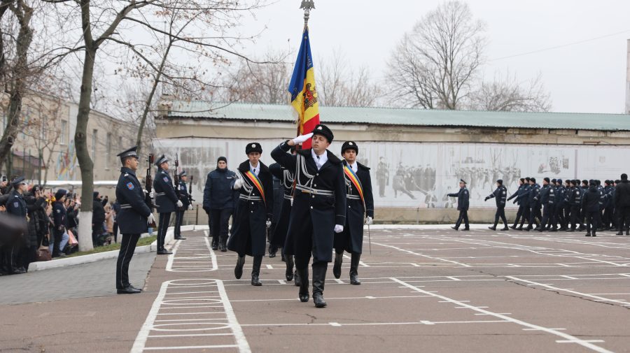 VIDEO Peste 300 de ofițeri și subofițeri debutanți au depus jurământul solemn la Academia „Ștefan cel Mare”