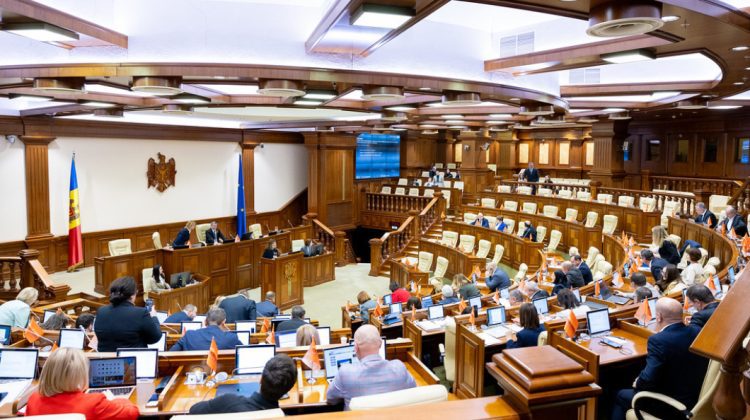 STOP CADRU din Parlament: Deputații au făcut dintr-un proiect privind educația scandal despre pușcărie și înmormântări