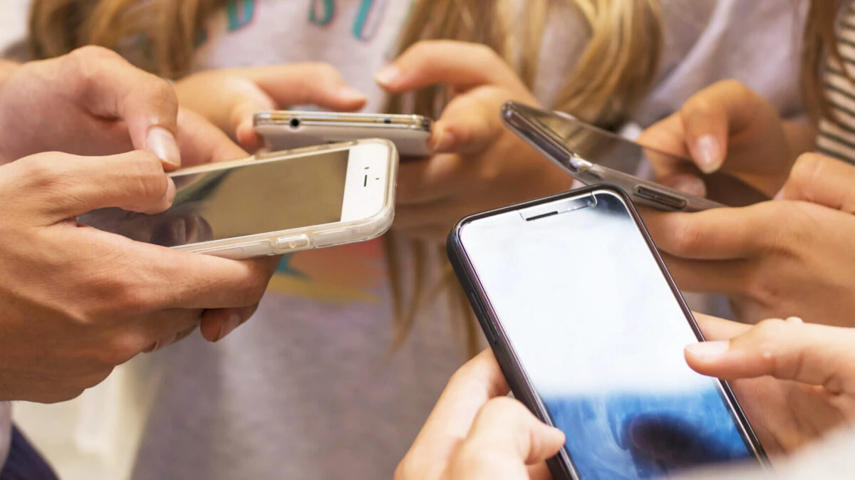 Norvegia vrea să extindă interdicția accesului copiilor sub 16 ani la jocuri online și aplicații de mesagerie