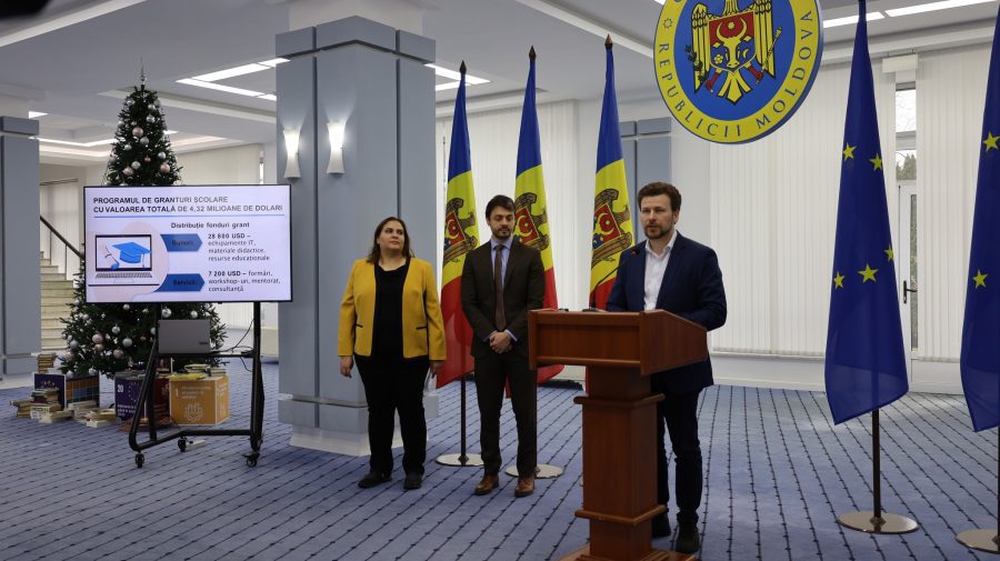 Peste patru milioane de dolari pentru școlile din țară. Ministerul Educației lansează Programul de Granturi Școlare