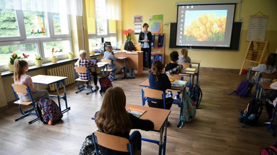 Trasul cu arma, materie obligatorie în școlile poloneze. „Trebuie să fii pregătit pentru orice”