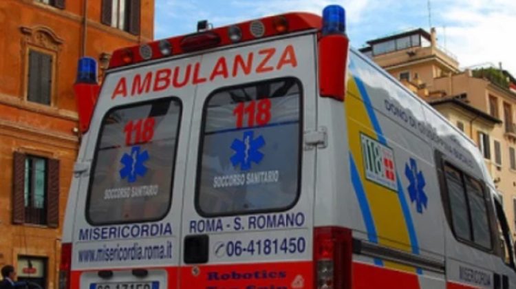 Tragic! Un bărbat s-a stins din viață sub privirile fiicei sale, în timp ce medicii încercau să îl salveze