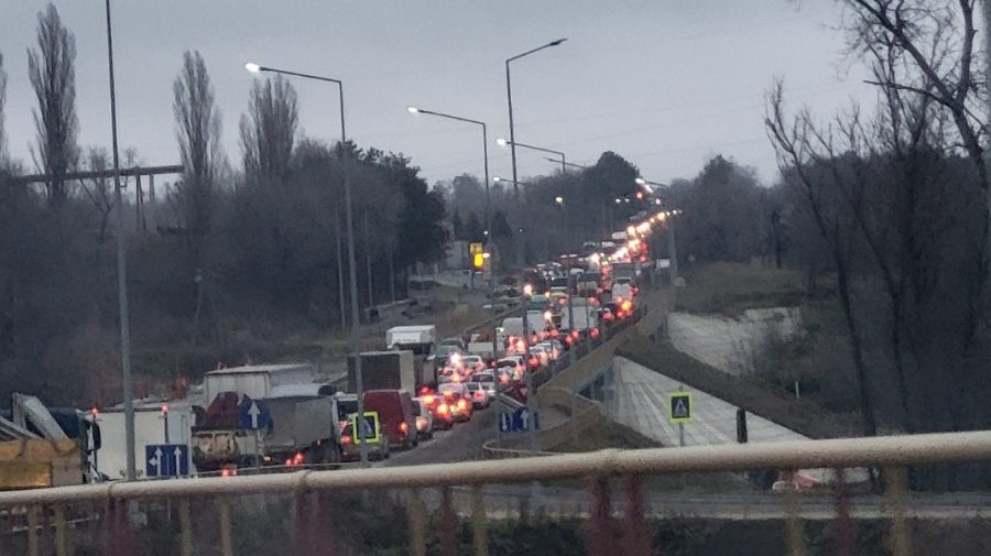 Ambuteiaje infernale pe mai multe străzi din Chișinău. Transportul public circulă cu abateri de la orarul stabilit