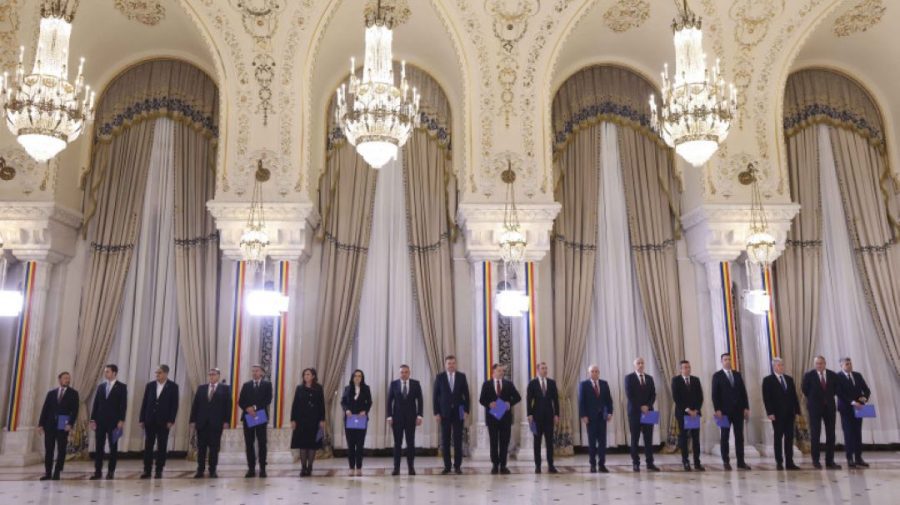 România are un nou Guvern. Miniștrii au depus jurământul în fața lui Iohannis. Ce mesaj a transmis președintele