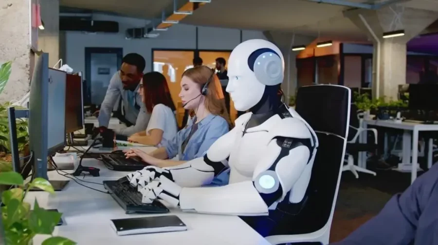 2025 va fi anul în care roboții humanoizi vor începe să înlocuiască oamenii
