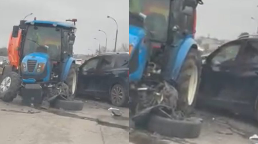 VIDEO Două unități de transport, implicate într-un accident grav, în Chișinău. Un tractor a rămas fără roată
