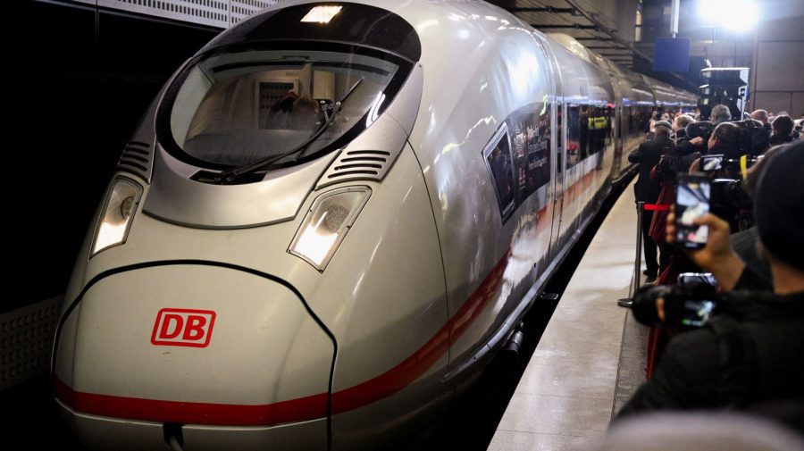 Primul super-tren de mare viteză pe ruta Berlin-Paris a plecat în cursă