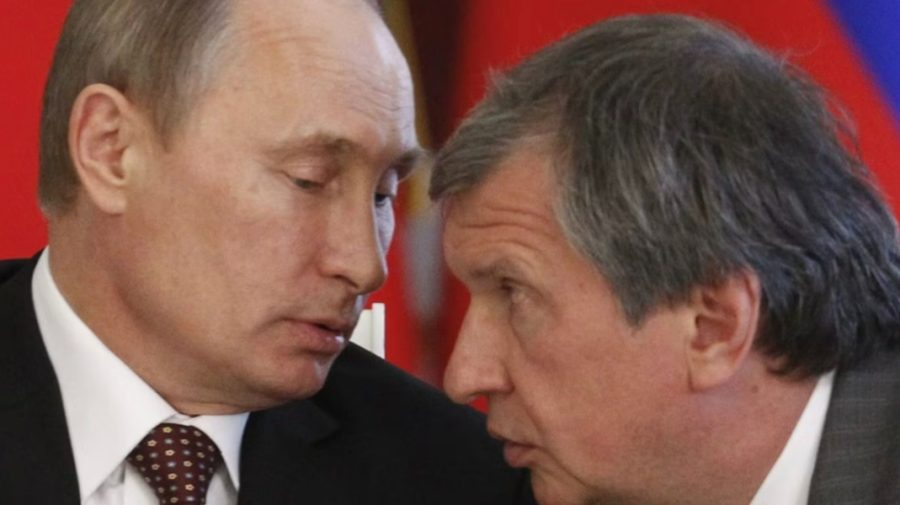 Igor Sechin, aliat al lui Putin, angajează escorte pentru posturi bine plătite la gigantul petrolier de stat Rosneft