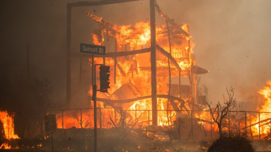Incendiile din Los Angeles continuă să se extindă. Bilanțul victimelor a crescut