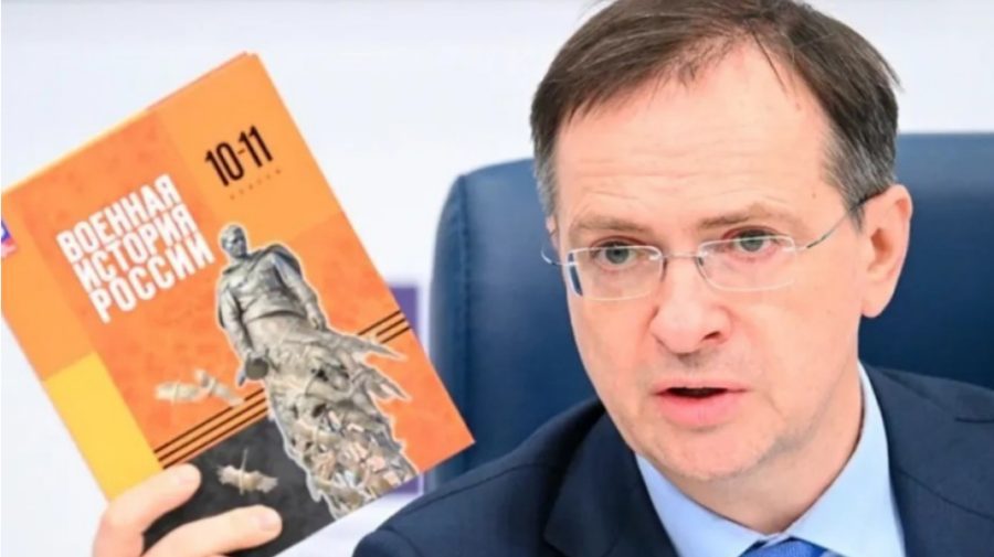 Elevii din Rusia învață că țara lor „a fost forţată” să atace Ucraina. Un nou manual editat de consilierul lui Putin