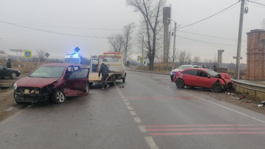 FOTO cu un impact puternic din raionul Florești. Un șofer și un pasager – transportați la spital