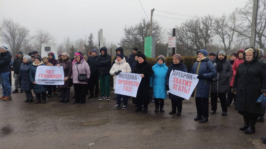 VIDEO Transnistrenii, scoși la proteste cu drapelele Rusiei. Merg spre punctele de control și cer Moldovei gaz