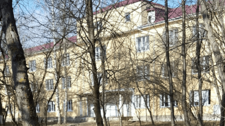 O tânără însărcinată a murit la spitalul din Edineț. Poliția a pornit un proces penal