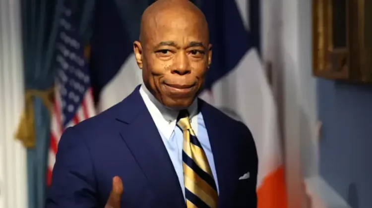 Administrația Trump dă ordin procurorilor să renunțe la inculparea primarului New Yorkului