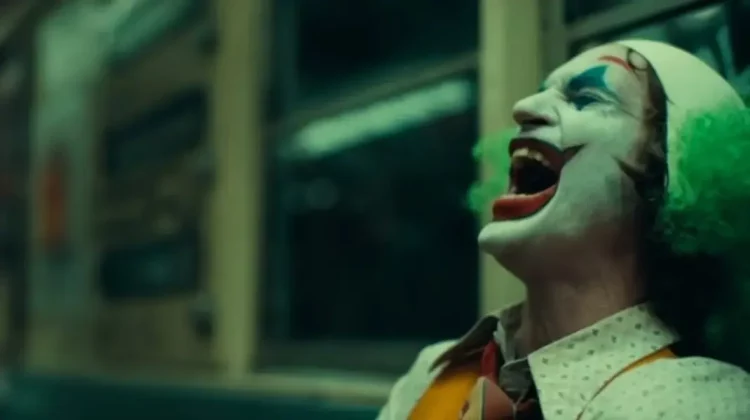 Tratament revoluţionar care ar vindeca aşa-numita boală „Joker” care provoacă râs necontrolat