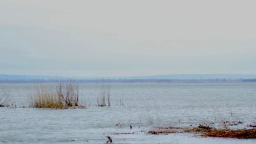 Lacul Beleu se degradează, iar lucrările de restaurare întârzie. Autoritățile cunosc problema
