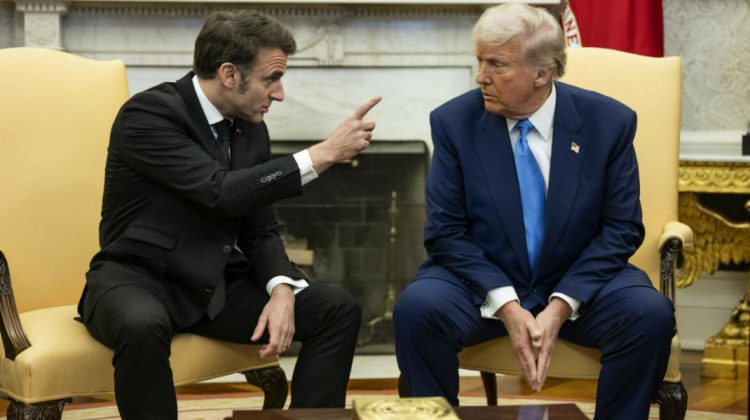 VIDEO Emmanuel Macron l-a întrerupt pe Donald Trump și l-a corectat pe tema ajutorului european pentru Ucraina