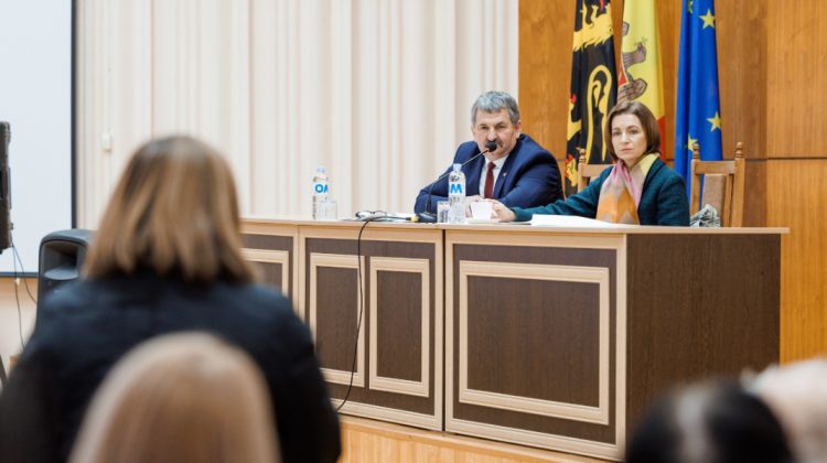 Maia Sandu se află în vizită la Leova. Despre ce a discutat președinta cu primarii și autoritățile raionale