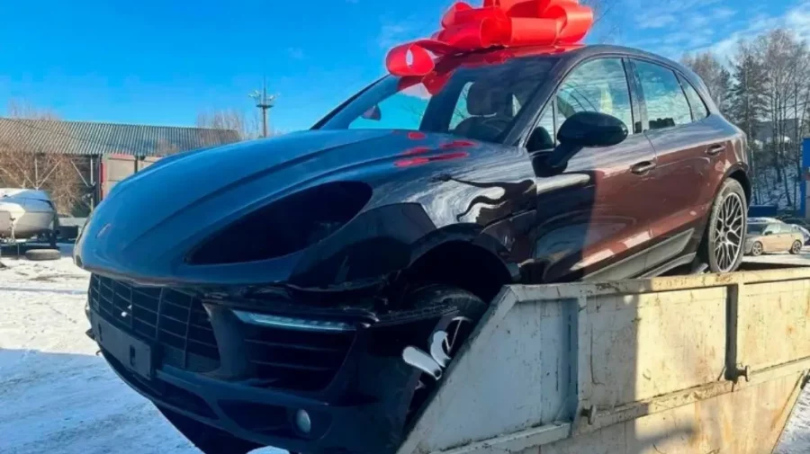 Un bărbat a aruncat la gunoi un Porsche Macan. Iubita i-a refuzat cadoul de Ziua Îndrăgostiților
