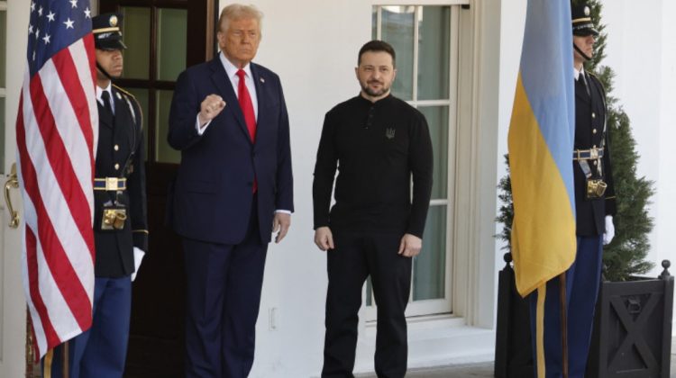 Acum, la Casa Albă: Trump îi spune că va trebui să facă compromisuri; Zelenski îi arată imagini din război