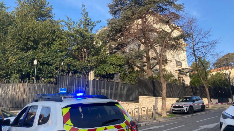 Deflagrațiile de la consultatul rus din Marseille: 3 sticle aruncate în grădină au explodat. Zaharova zice că-i atentat