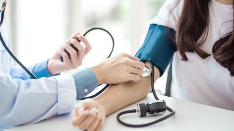 Cum să scazi tensiunea arterială fără medicamente. Recomandările unui specialist