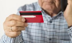 CNAS a anunțat când pensiile și alocațiile sociale pentru septembrie vor fi transferate pe carduri