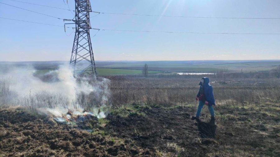 FOTO Inspectorii de mediu din Florești în acțiune: Au aplicat amenzi pentru arderea ilegală a deșeurilor
