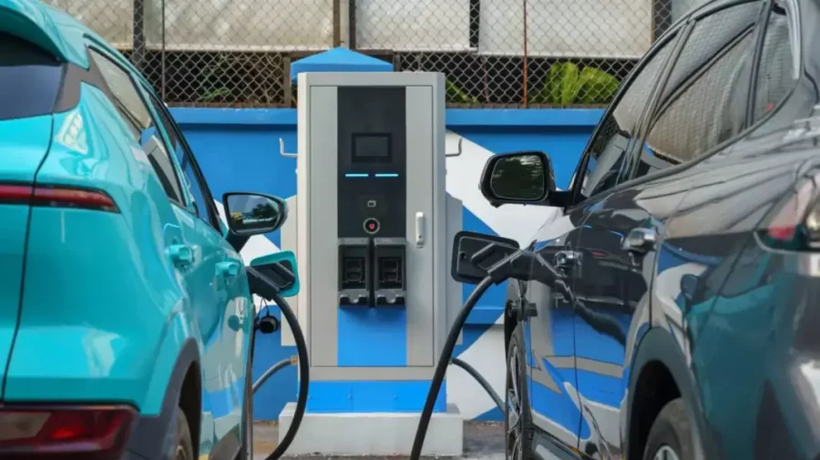 Proprietarii de mașini electrice pot face economii de până la 3.000 de euro pe an