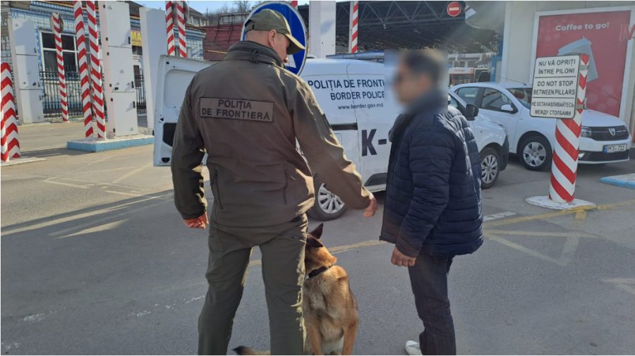 Șapte ampule cu substanțe psihotrope, descoperite la un călător. Unde erau ascunse