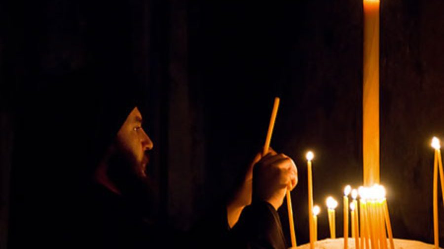 Vineri începe Postul Adormirii Maicii Domnului
