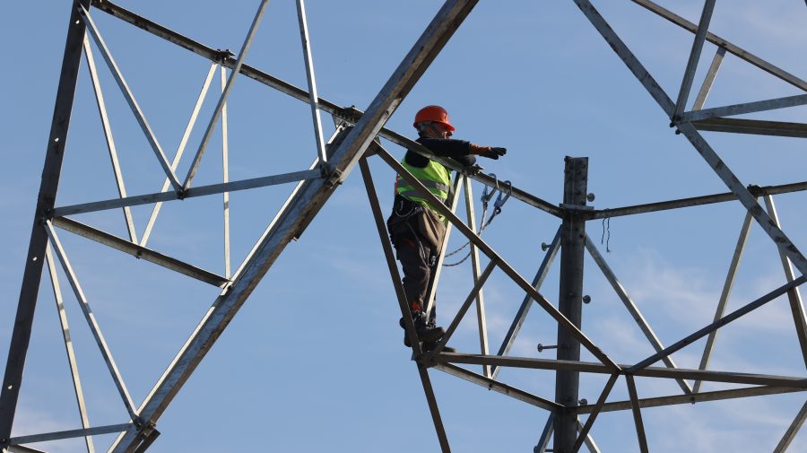 Linia electrică de 330 kV Bălți–Dnestrovsk, repusă în funcțiune după avariile provocate de furtuna din 6 august