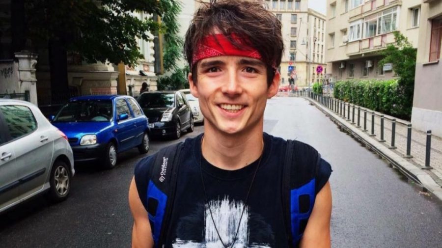 Fostul vlogger Ilie Bivol, acuzat de fani că ar fi furat bani din donații, a fost prins pe stradă de un tiktoker