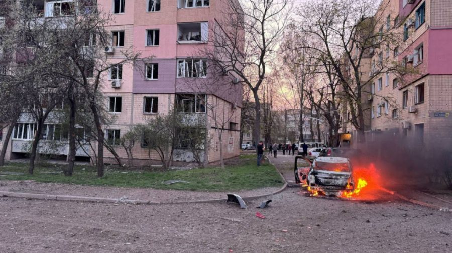 Un atac rusesc a ucis 18 oameni, printre care 9 copii, în Krivoi Rog, orașul natal al lui Volodimir Zelenski