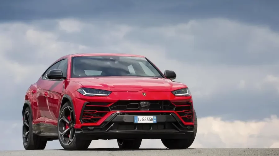 Primul client din lume care a cumpărat un model Lamborghini de lux este un român