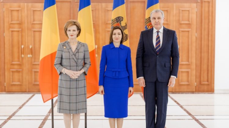 Familia Regală a României, în vizită la Chișinău. A participat alături de președinta Maia Sandu la un forum