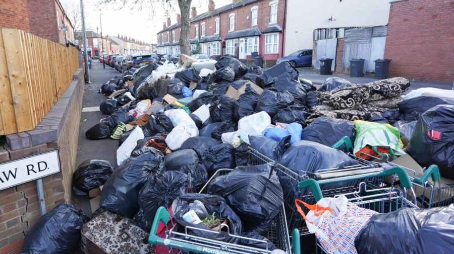 Al doilea cel mai mare oraș din Marea Britanie dispare sub munți de gunoaie. Imagini șocante din Birmingham