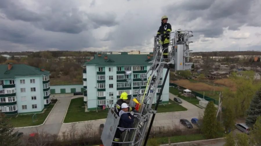 Salvatorii și pompierii din Bălți, instruiți să utilizeze autospecialele primite în cadrul proiectului moldo-japonez