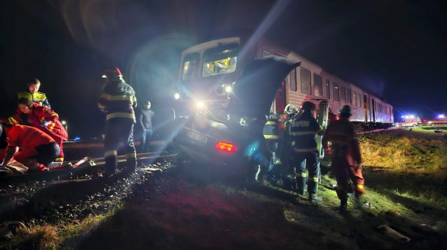 Tragic. O mașină a fost lovită de un tren, la Iași. O moldoveancă și-a pierdut viața