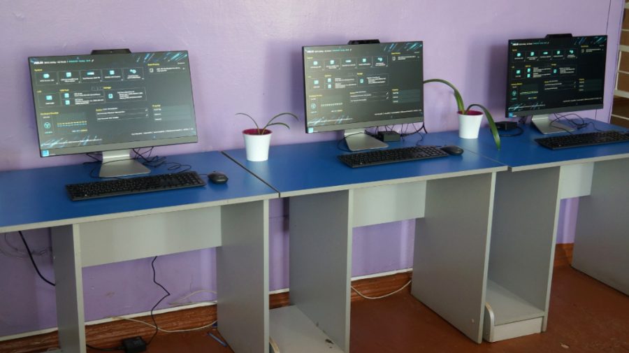 FOTO Liceul Republican cu Profil Sportiv din Chișinău, dotat cu 30 de calculatoare noi. Care este valoarea acestora