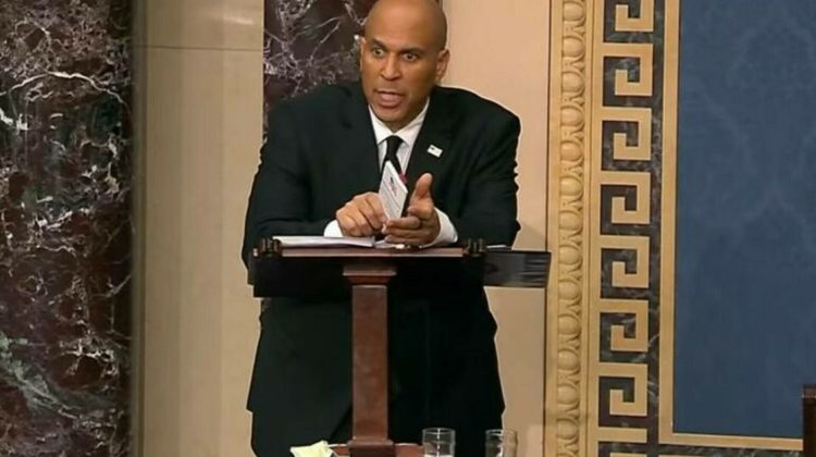 Record istoric în SUA: Un senator a rostit un discurs-maraton de 25 de ore împotriva lui Trump