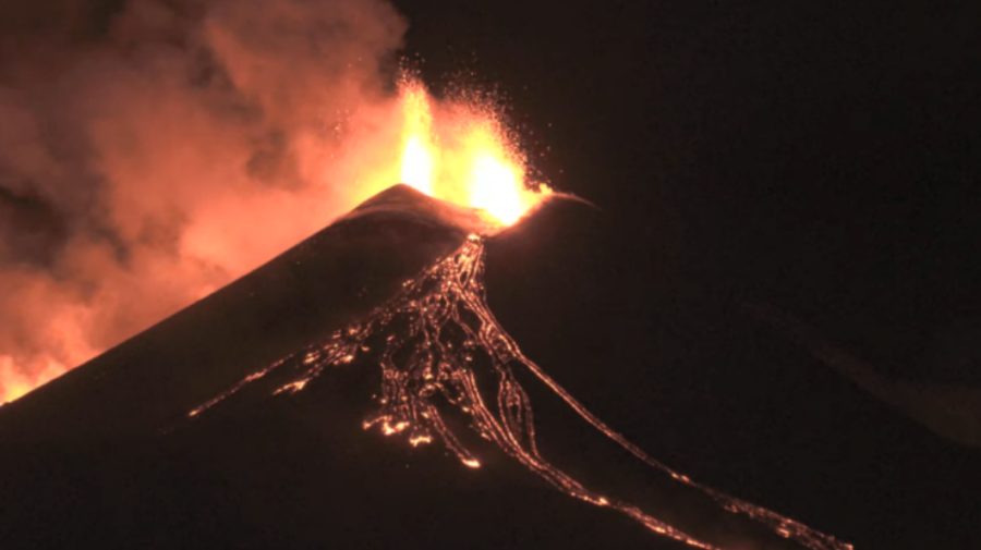 Cel mai activ vulcan din Europa, Etna, a erupt