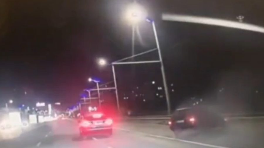 Teribilism pe viaductul din Chișinău: Un șofer de Audi riscă amendă, arest sau suspendarea permisului