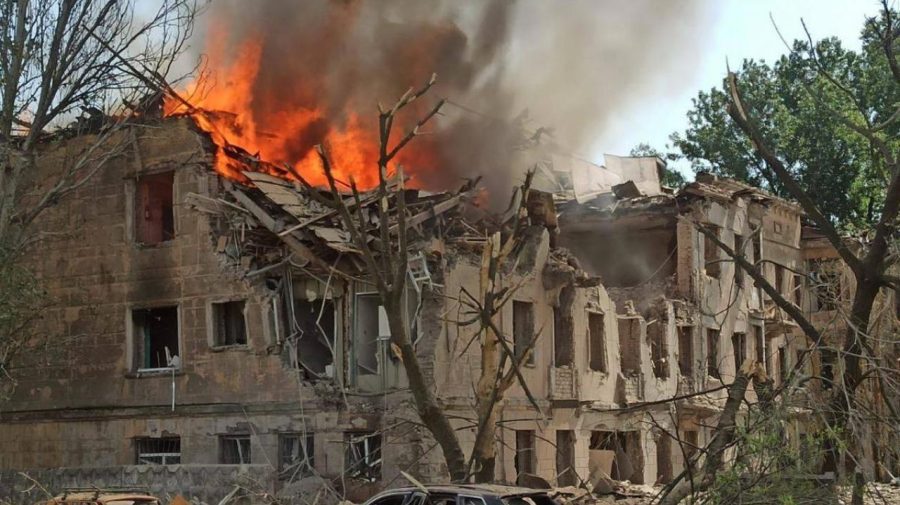 Atacuri ruseşti devastatoare în Dnipro: trei morţi şi peste 28 de răniţi