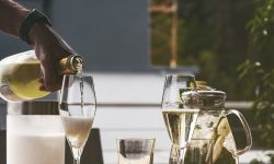 Șampania franceză, recolta 2026, ar putea avea până la 15% alcool. Care este motivul