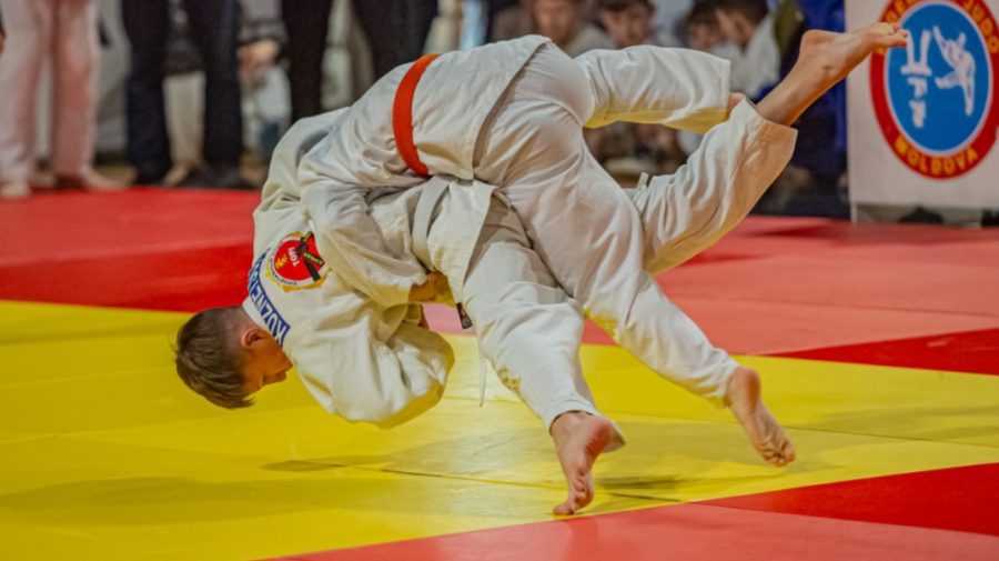 FOTO În jur de 400 de sportivi din toată Moldova au participat la Campionatul Național de judo U-13