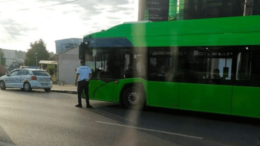 România: 28 de șoferi de autobuz au primit mandate de arestare într-un dosar de furt de combustibil