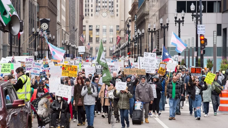 Mii de americani au protestat împotriva politicii lui Trump