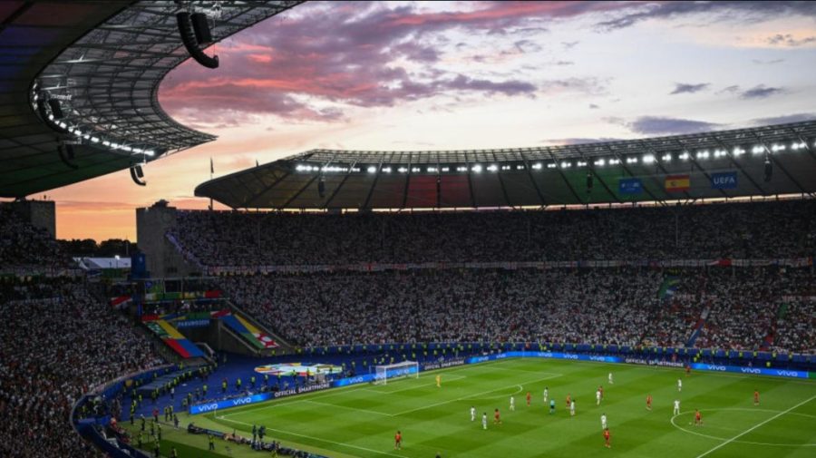 Amenda uriașă pe care trebuie să o plătească un suporter, după ce s-a urcat pe acoperişul stadionului la EURO 2024